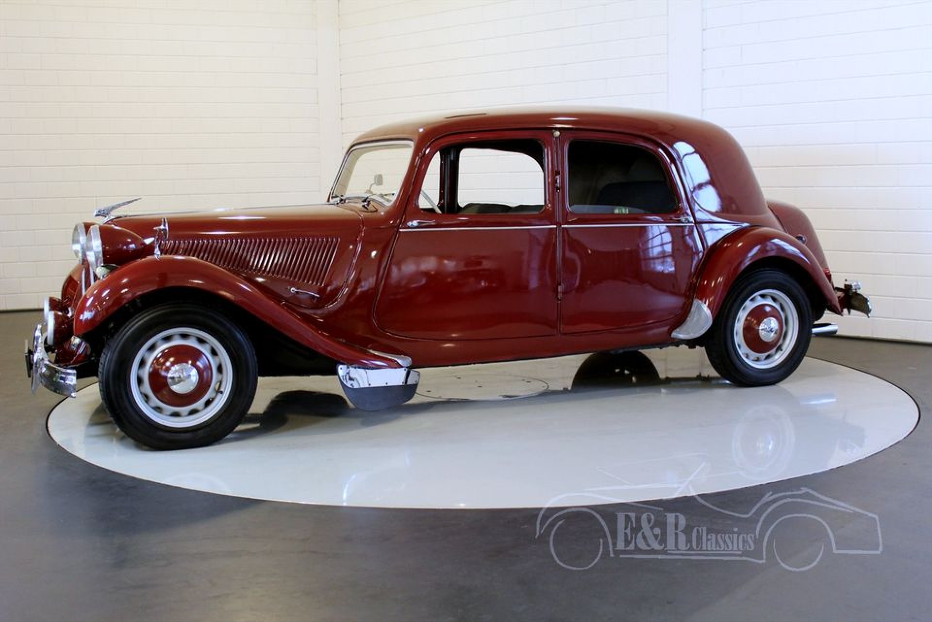 Citroen Traction Avant 11CV 1953 te