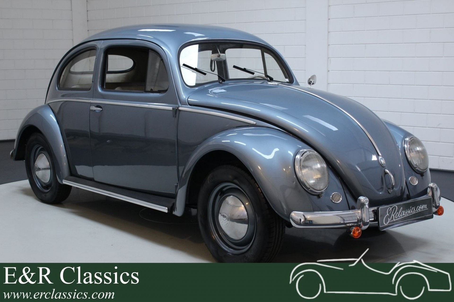 Bburago VW Käfer '55, grau - Modellauto 1:18 Die-Cast Originalgetreues Sammlerauto Spielzeugauto mit beweglichen Türen, Motorhaube und Kofferraum, ab 3 Jahren (18-12029G